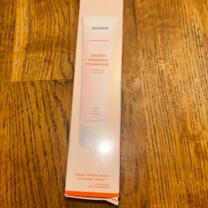Sonäge Saffron Energizing Vitamin Mask — White with Peach Accents